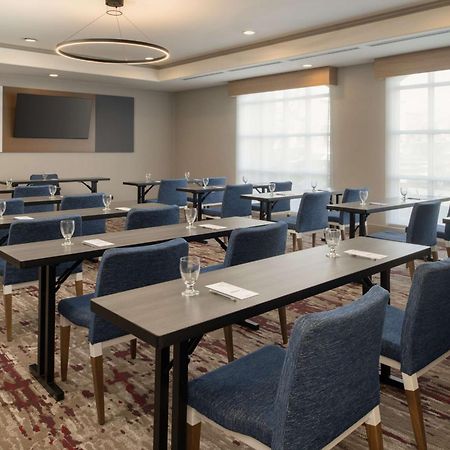 Hilton Garden Inn Fontana Bagian luar foto