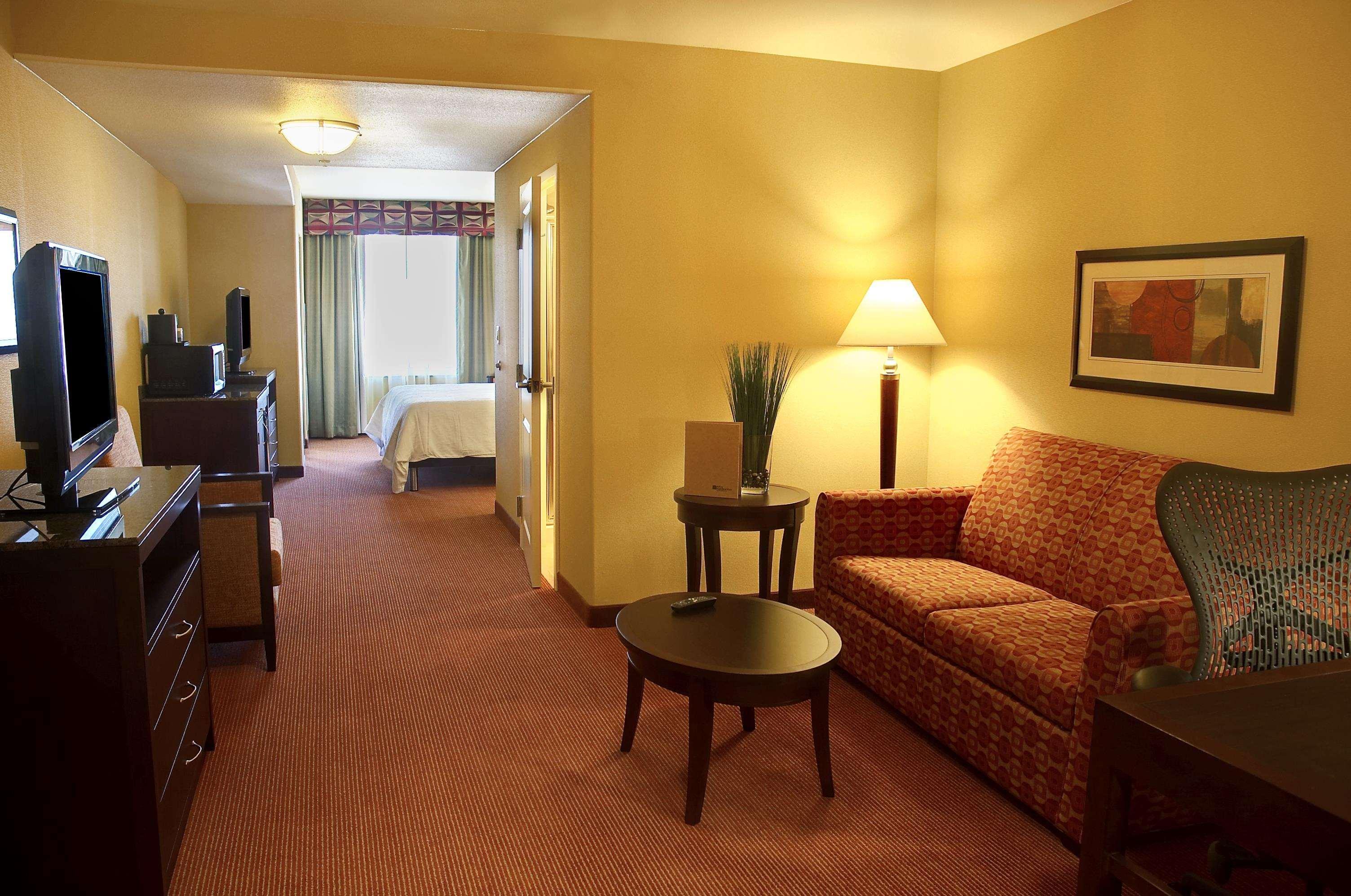 Hilton Garden Inn Fontana Bagian luar foto