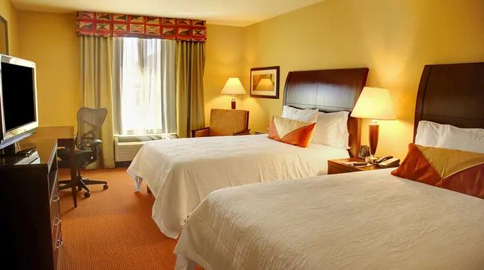 Hilton Garden Inn Fontana Bagian luar foto