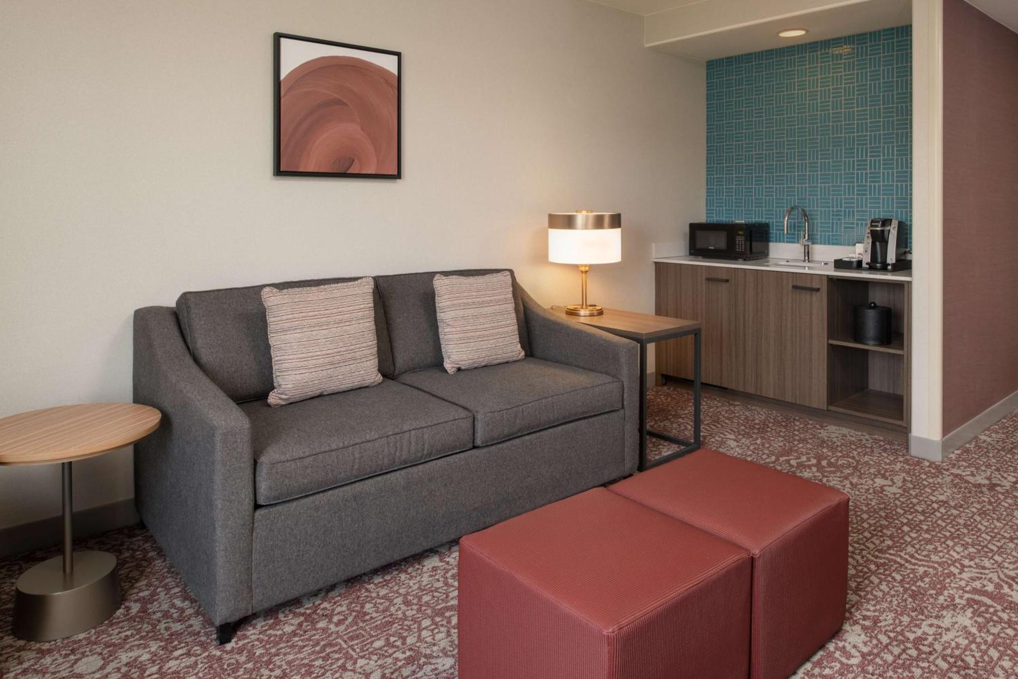 Hilton Garden Inn Fontana Bagian luar foto