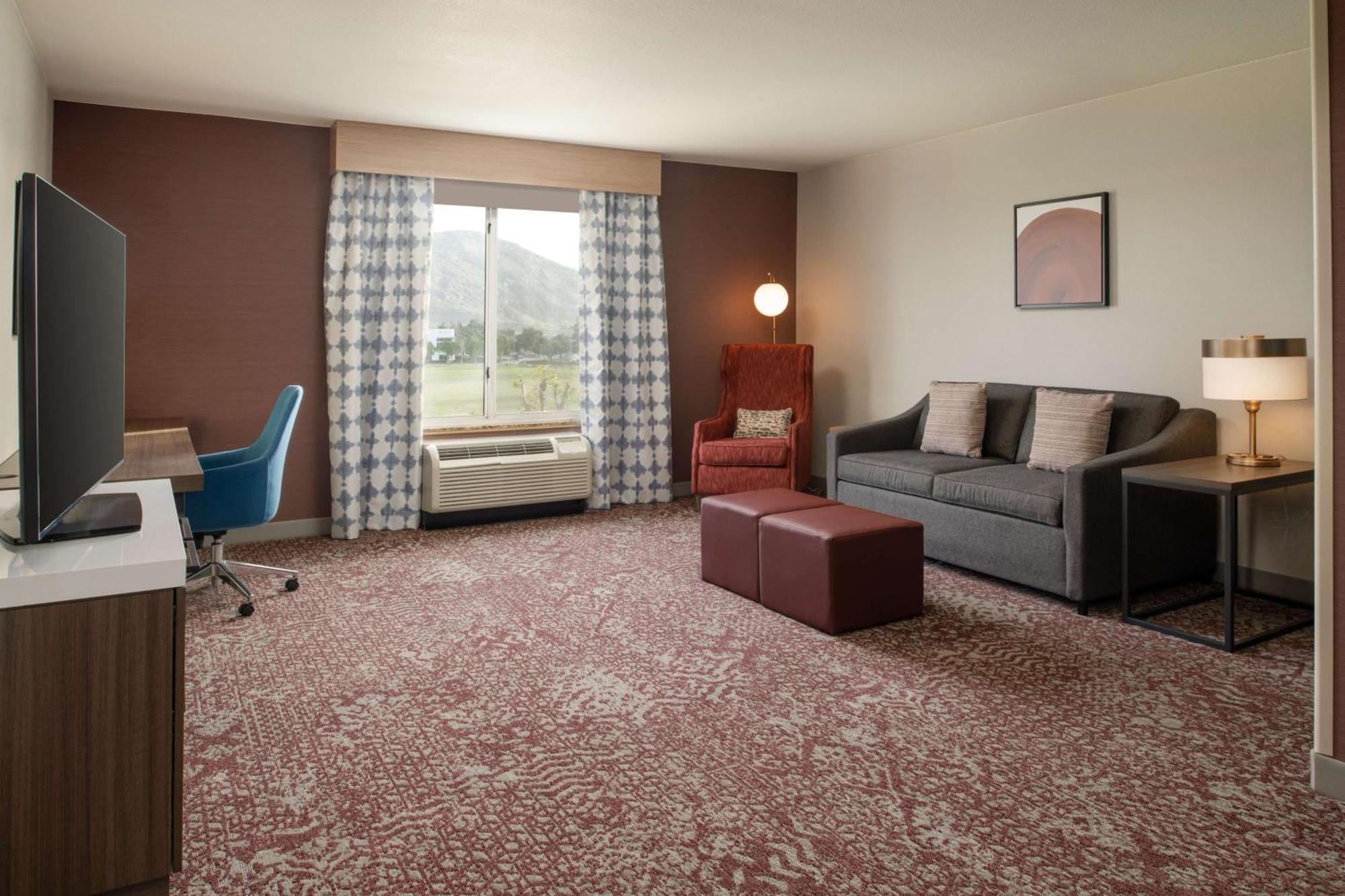 Hilton Garden Inn Fontana Bagian luar foto