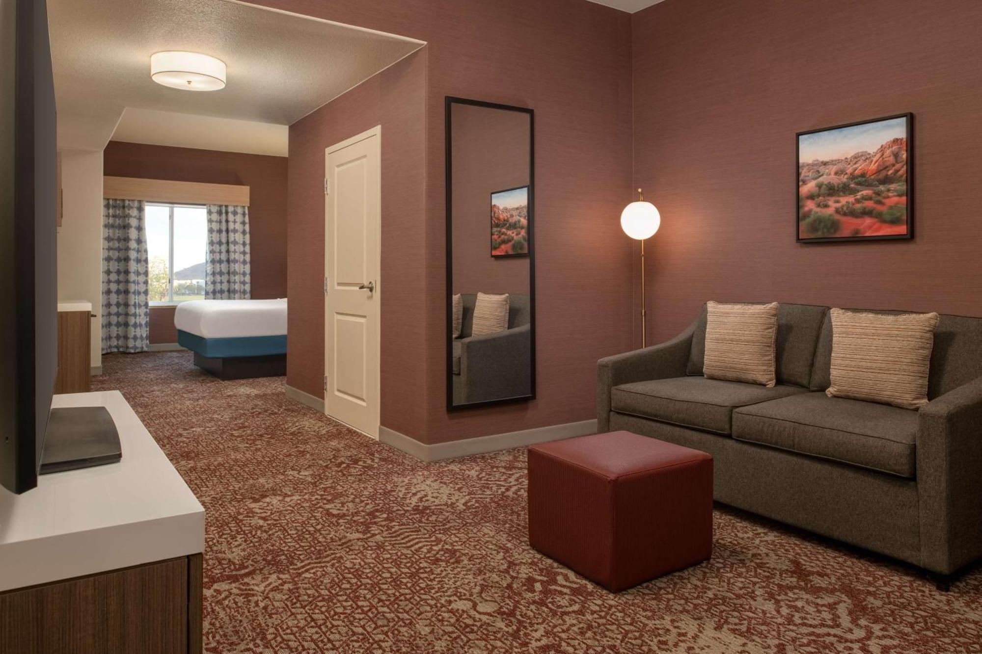 Hilton Garden Inn Fontana Bagian luar foto