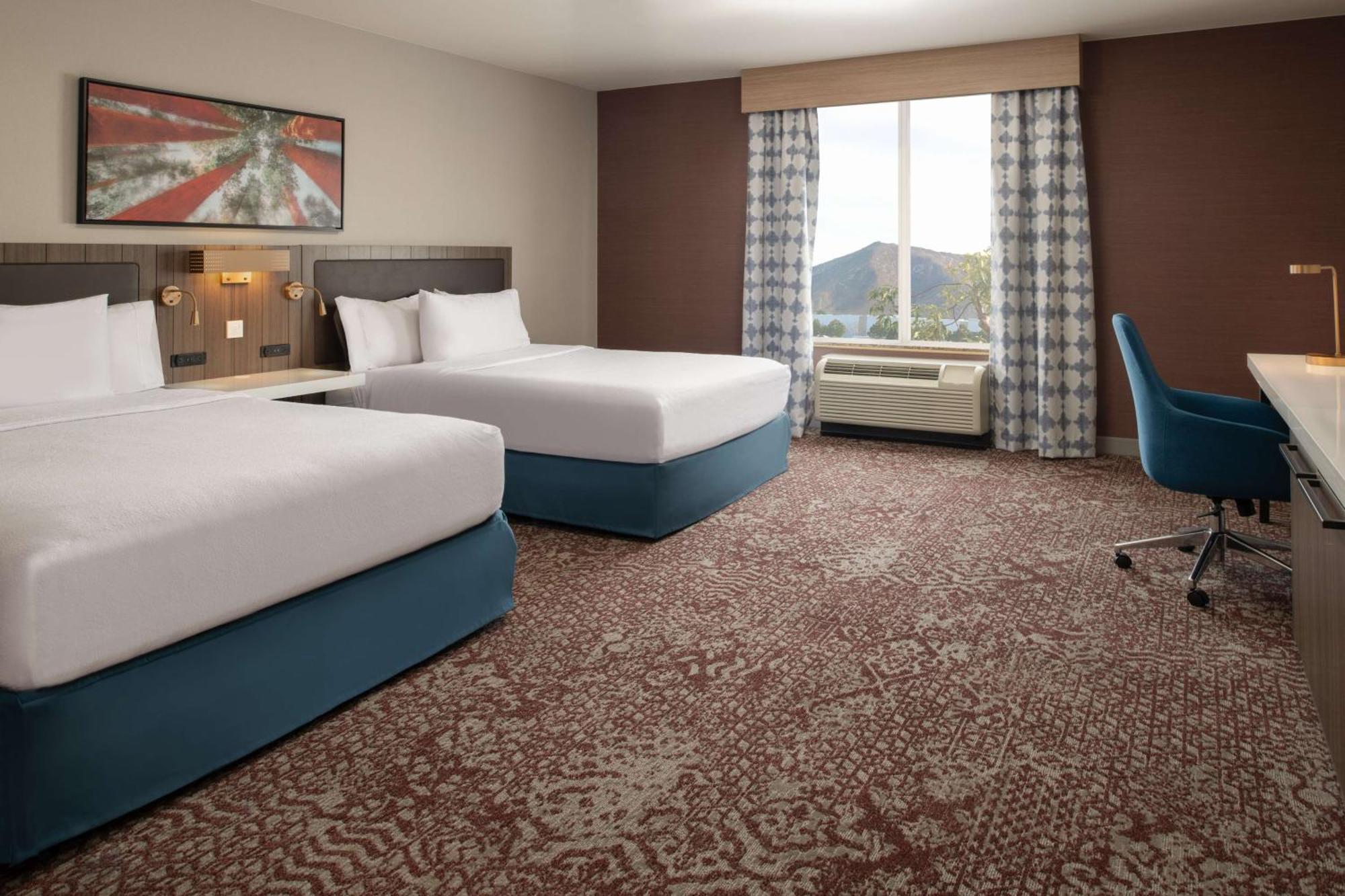 Hilton Garden Inn Fontana Bagian luar foto