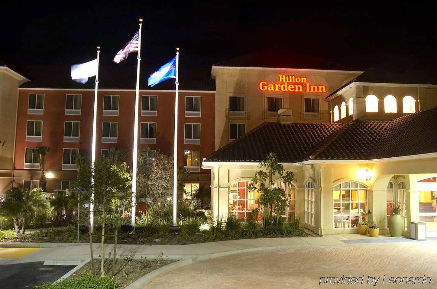 Hilton Garden Inn Fontana Bagian luar foto