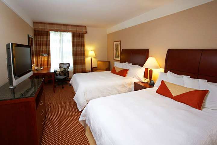 Hilton Garden Inn Fontana Bagian luar foto