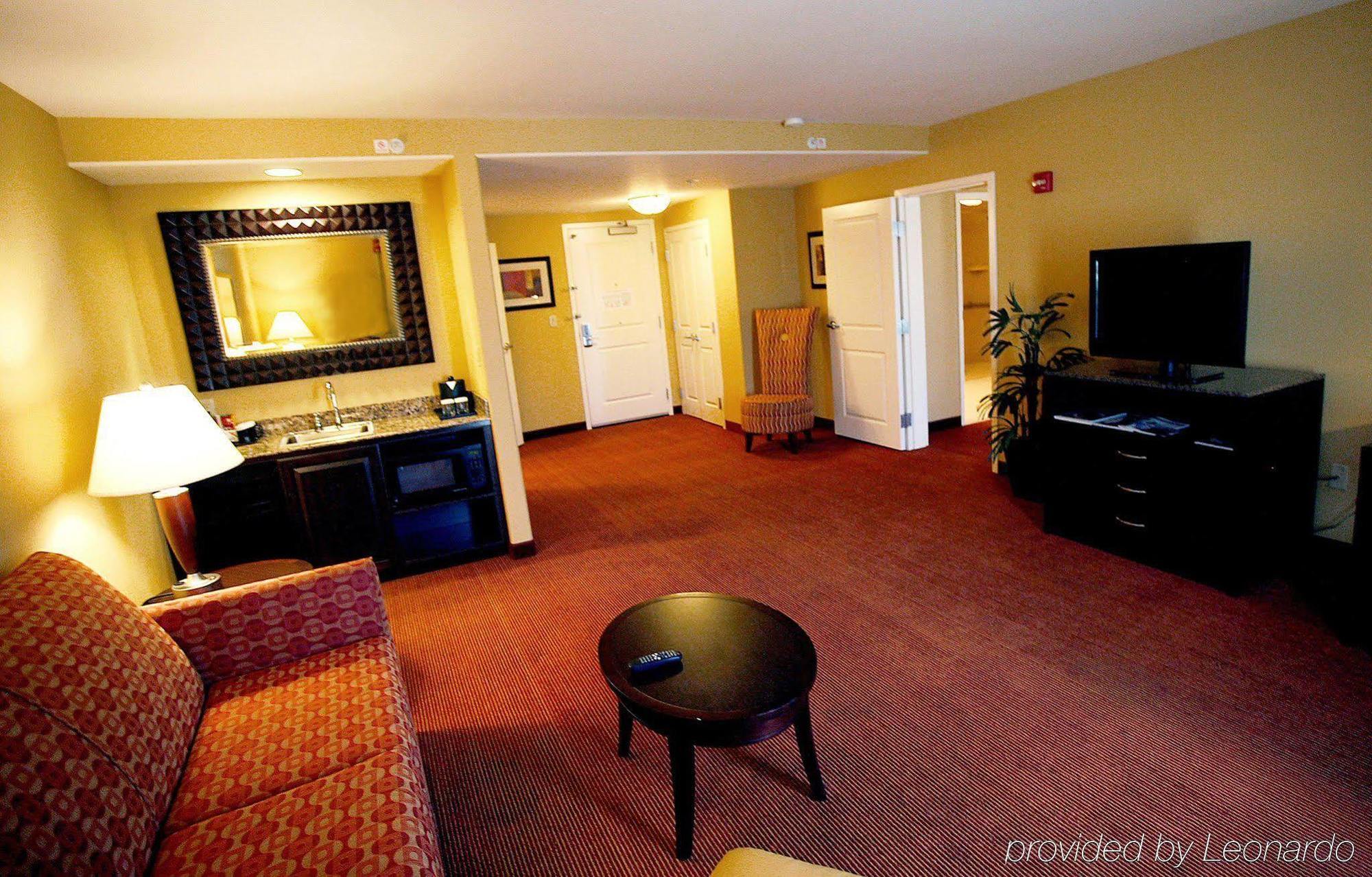 Hilton Garden Inn Fontana Bagian luar foto
